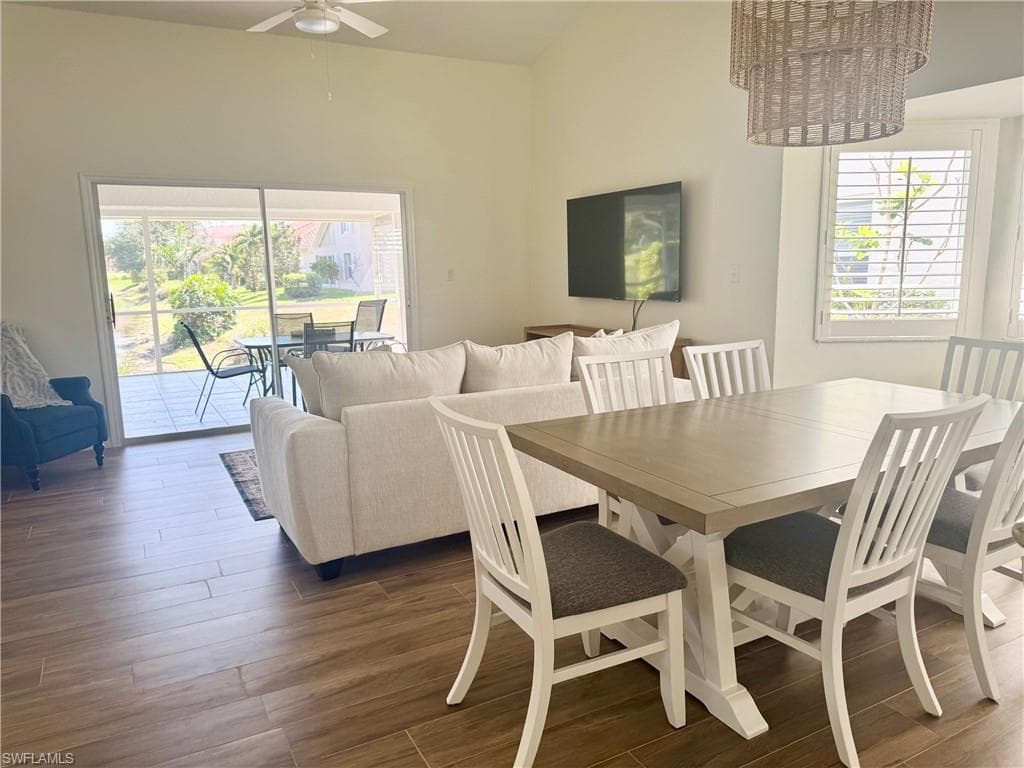 4907 Europa DR, NAPLES FL 34105-8