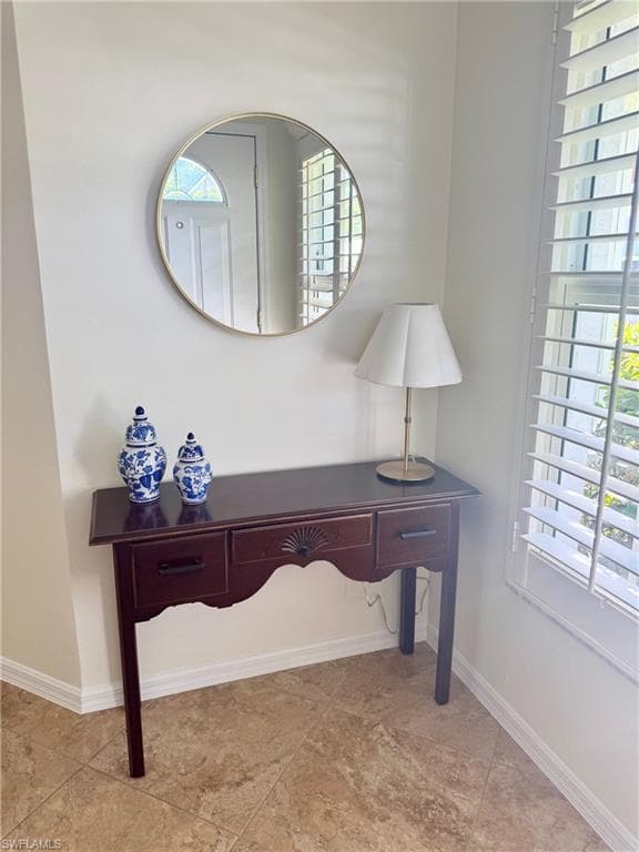 4907 Europa DR, NAPLES FL 34105-9