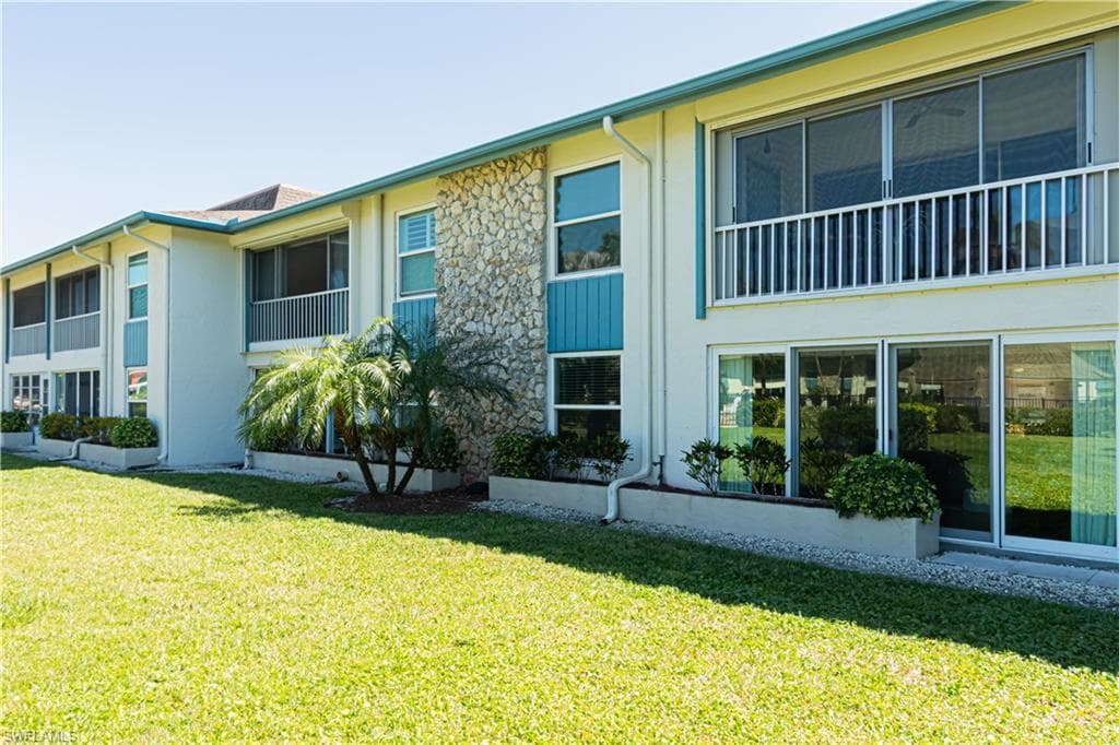 325 Charlemagne BLVD # A108, NAPLES FL 34112-2