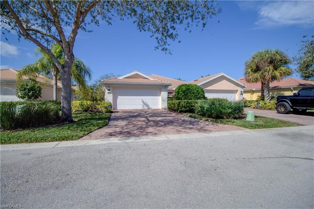8685 Erice CT, NAPLES FL 34114-33