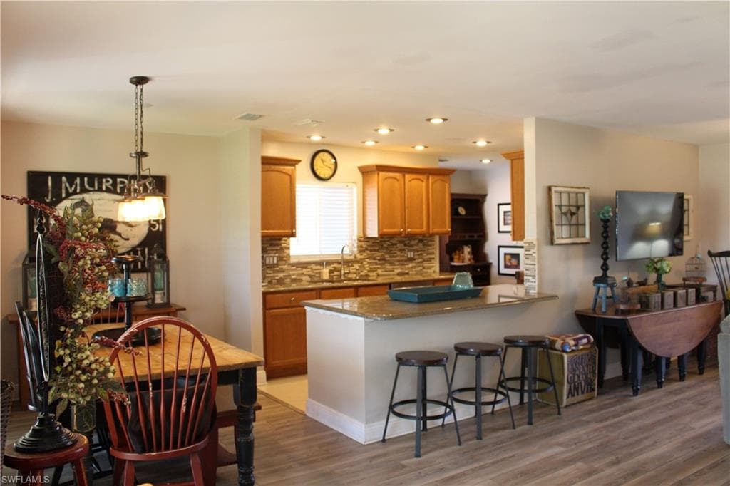 1605 Oakley AVE, FORT MYERS FL 33901-16