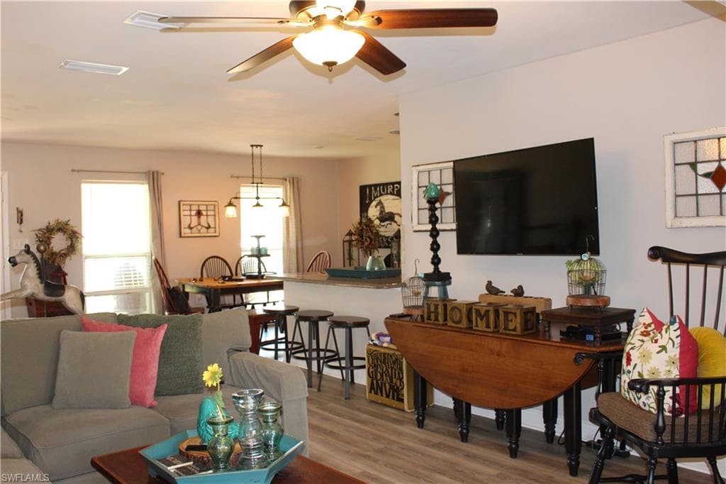 1605 Oakley AVE, FORT MYERS FL 33901-15