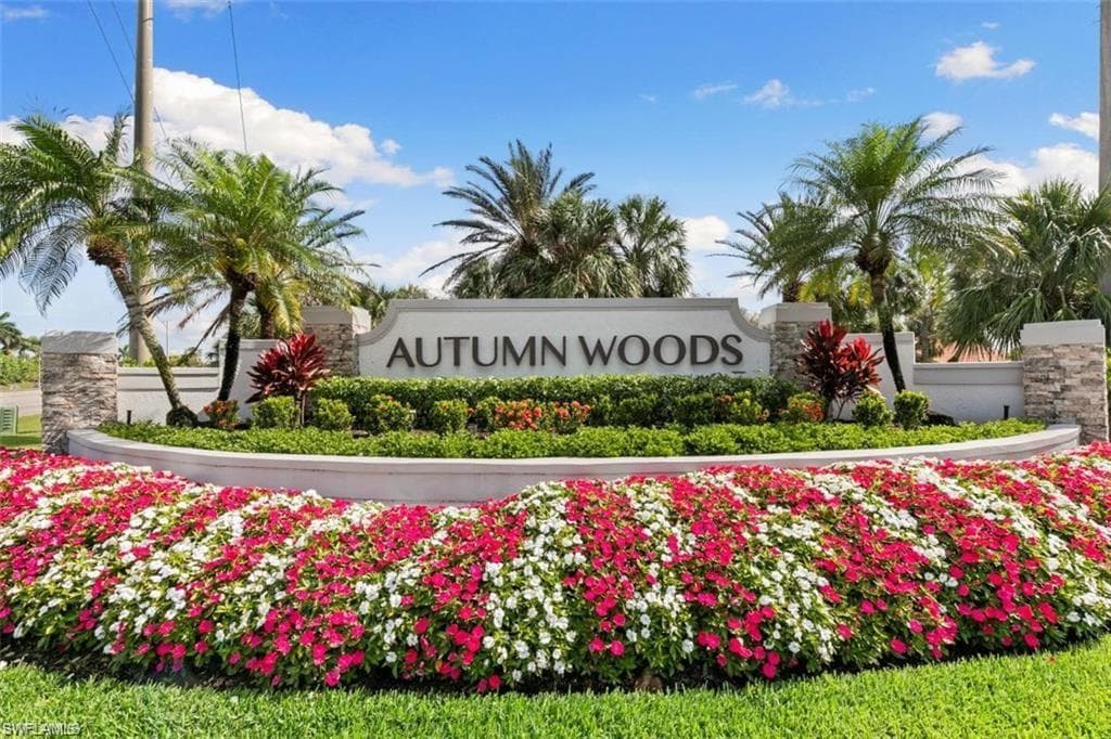 7099 Pond Cypress CT # 102, NAPLES FL 34109-28