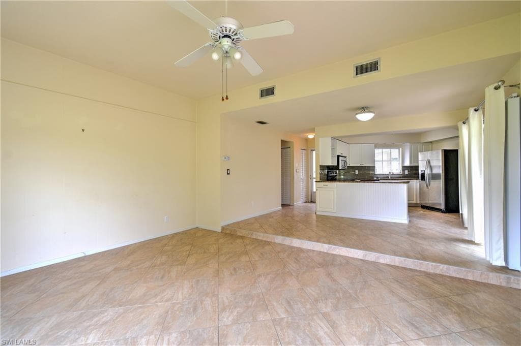 9 Park Lane CIR, LEHIGH ACRES FL 33936-8