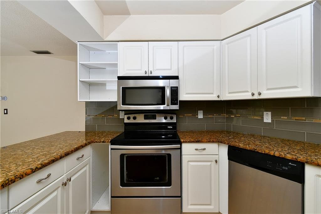 9 Park Lane CIR, LEHIGH ACRES FL 33936-13