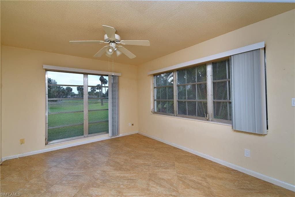 9 Park Lane CIR, LEHIGH ACRES FL 33936-18