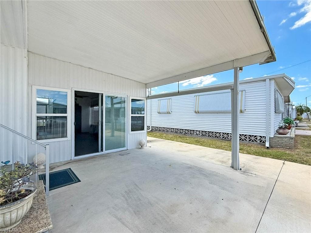 3388 Rainbow LN, NORTH FORT MYERS FL 33903-22