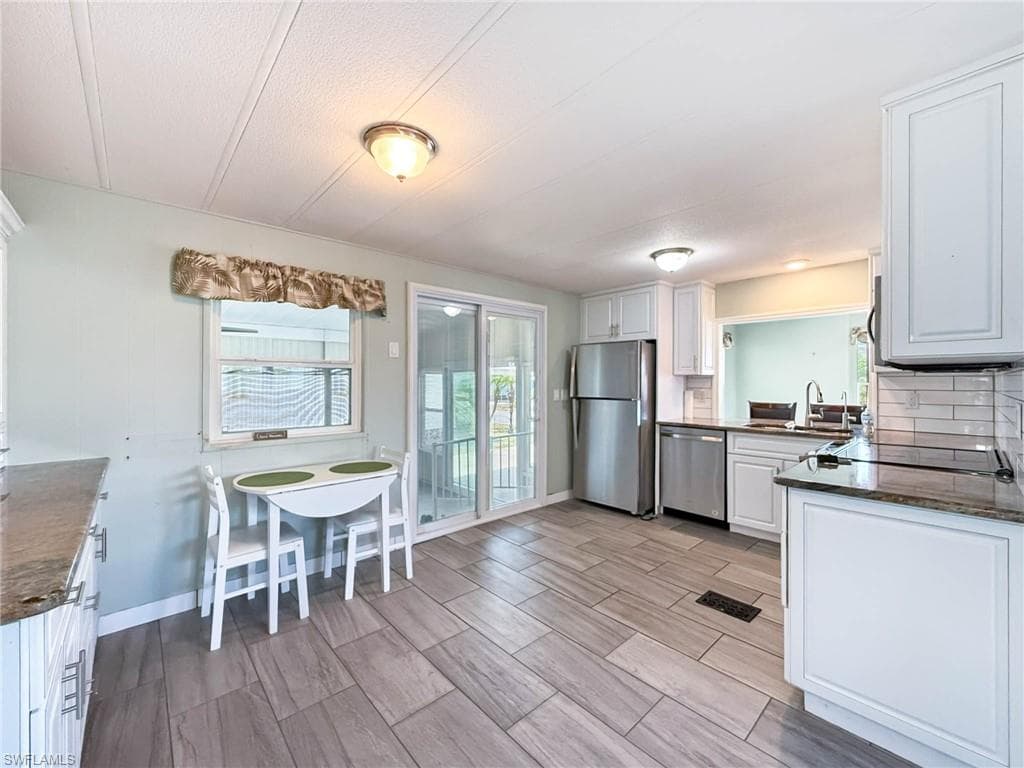 3388 Rainbow LN, NORTH FORT MYERS FL 33903-2