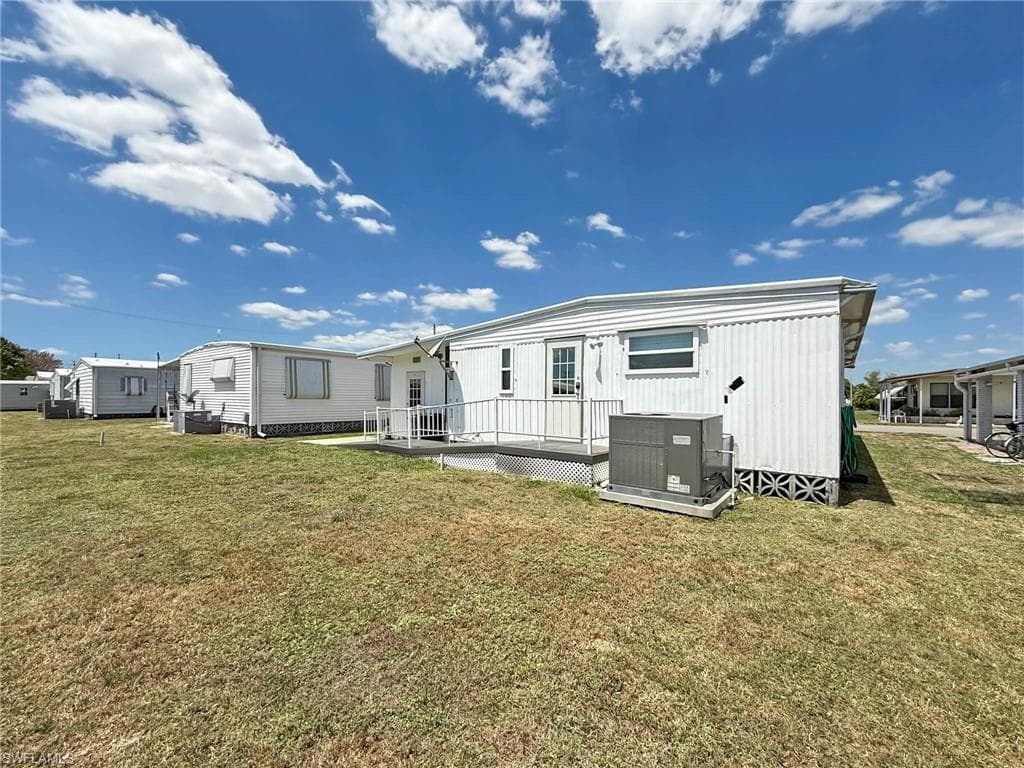 3388 Rainbow LN, NORTH FORT MYERS FL 33903-33