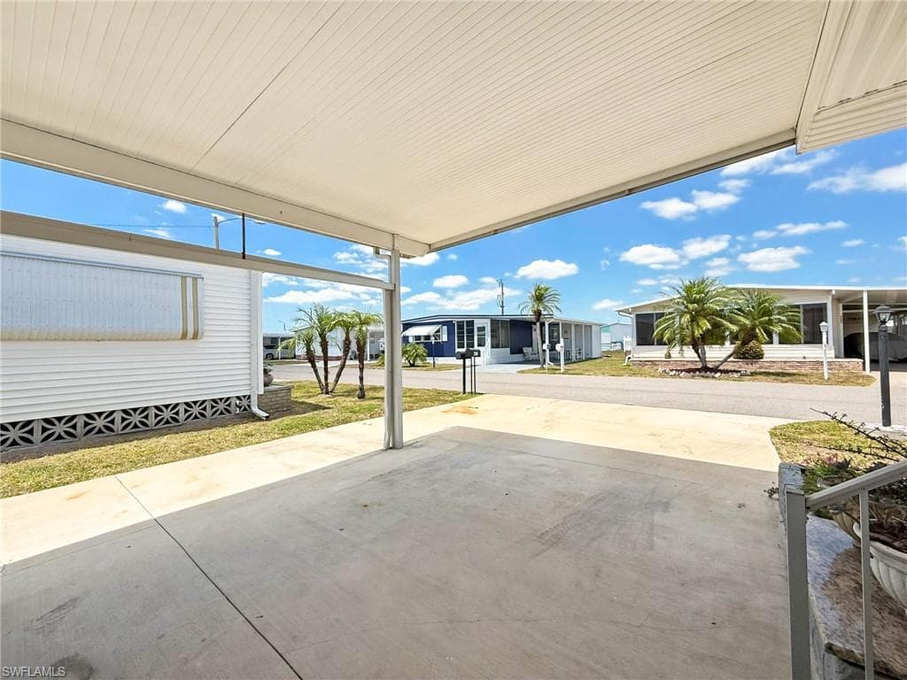 3388 Rainbow LN, NORTH FORT MYERS FL 33903-24