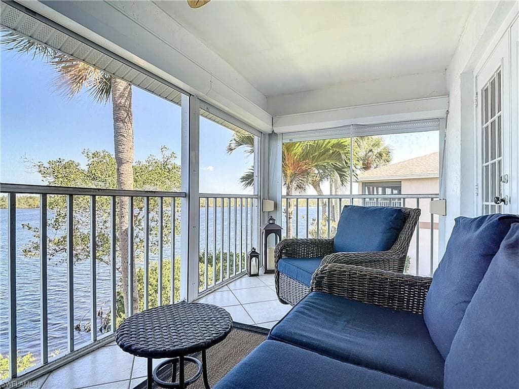 1025 Mainsail DR # 215, NAPLES FL 34114-26