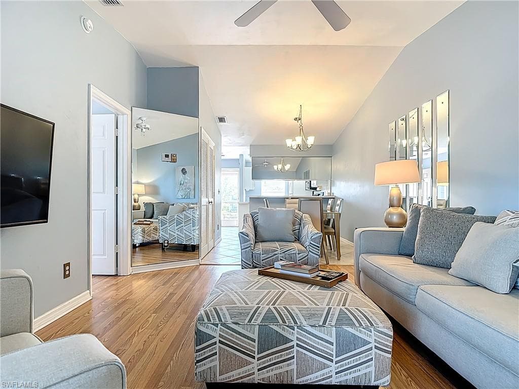1025 Mainsail DR # 215, NAPLES FL 34114-1