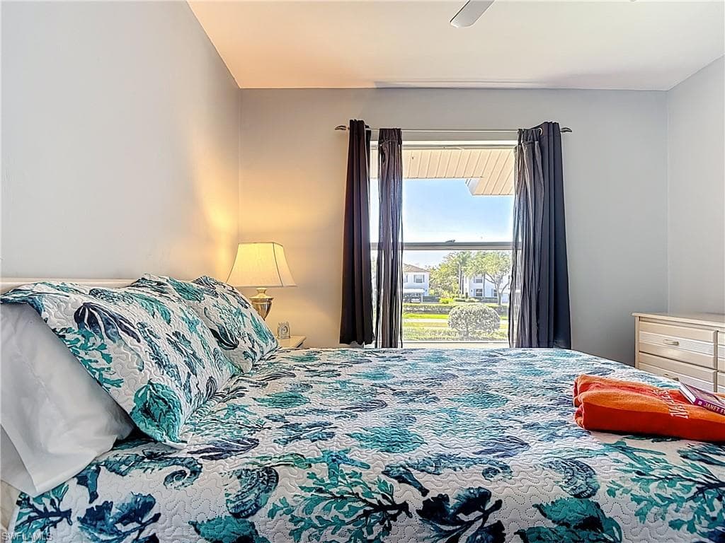 1025 Mainsail DR # 215, NAPLES FL 34114-12