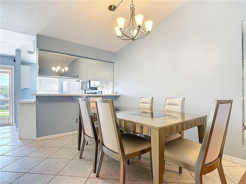 1025 Mainsail DR # 215, NAPLES FL 34114-6