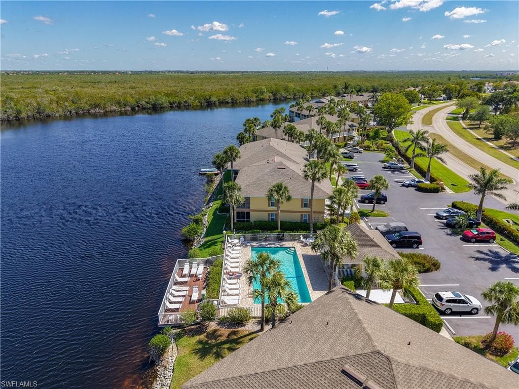 1025 Mainsail DR # 215, NAPLES FL 34114-35