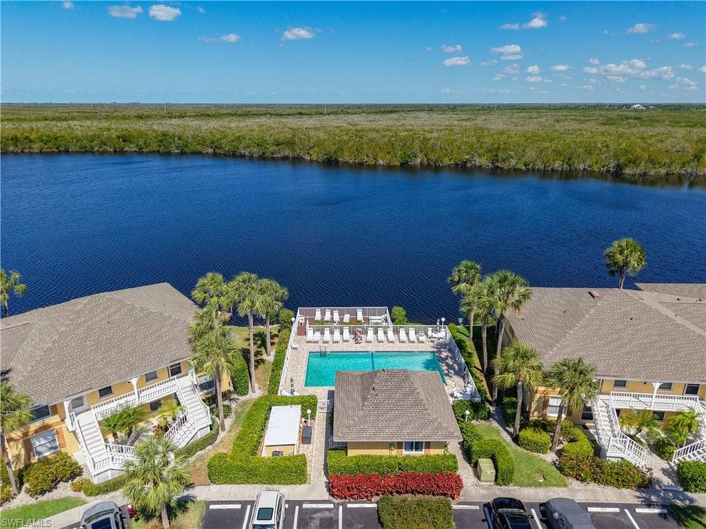 1025 Mainsail DR # 215, NAPLES FL 34114-33