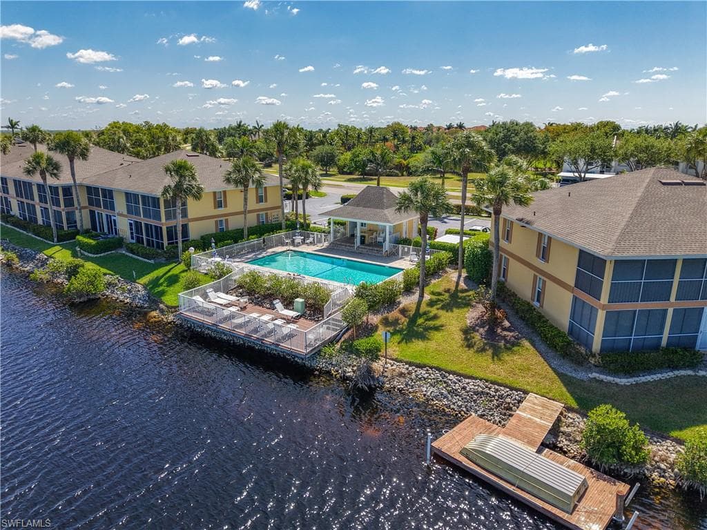 1025 Mainsail DR # 215, NAPLES FL 34114-37