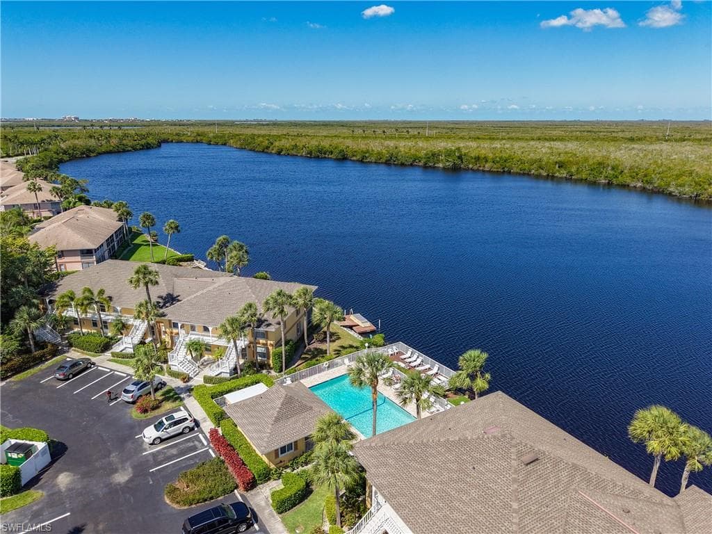 1025 Mainsail DR # 215, NAPLES FL 34114-32