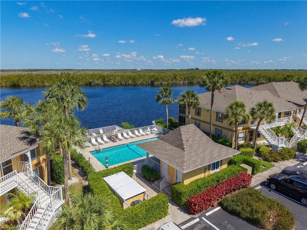 1025 Mainsail DR # 215, NAPLES FL 34114-36