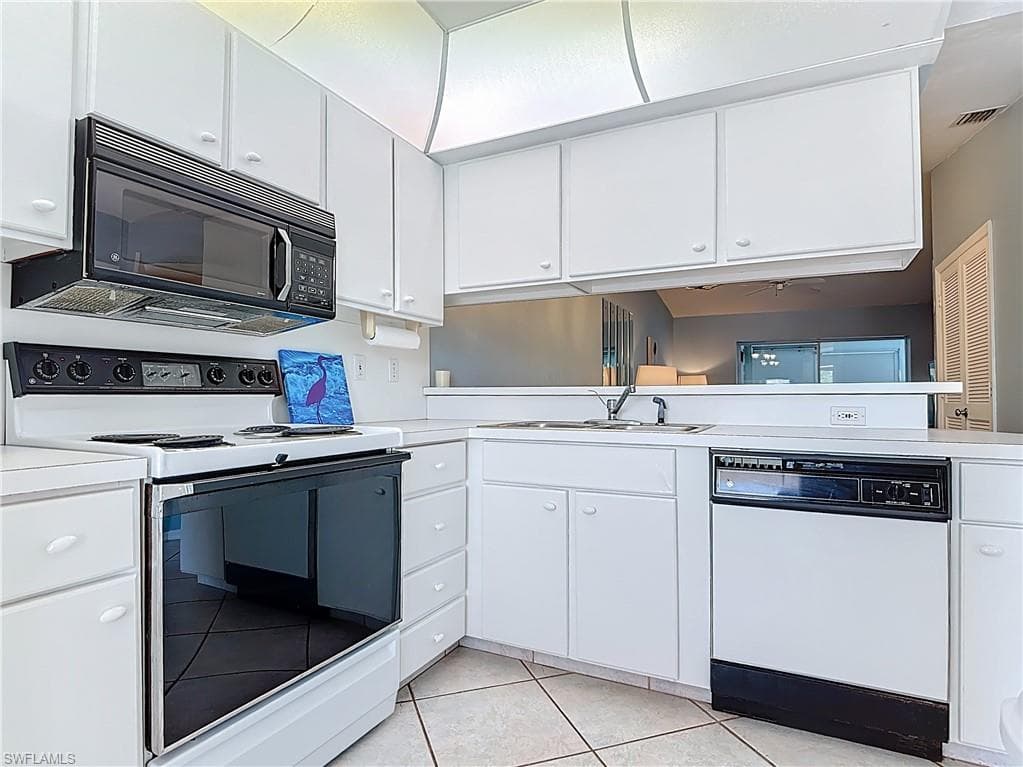 1025 Mainsail DR # 215, NAPLES FL 34114-10