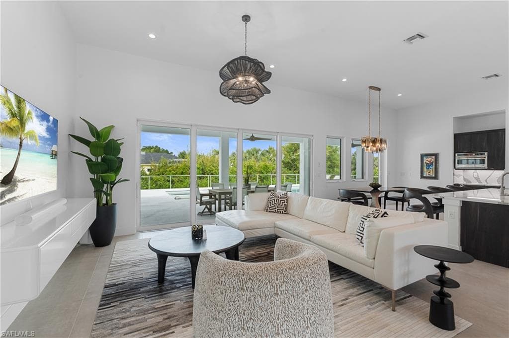 12601 Apopka CT, NORTH FORT MYERS FL 33903-14