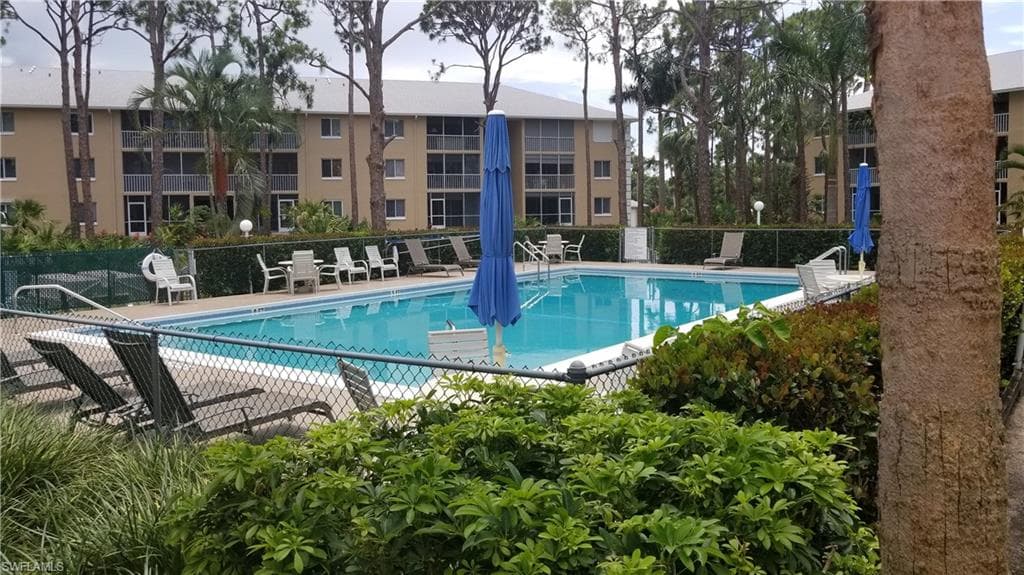 3061 Sandpiper Bay CIR # J301, NAPLES FL 34112-13