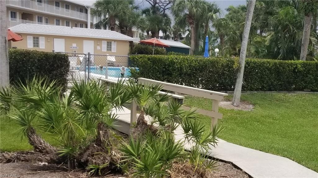 3061 Sandpiper Bay CIR # J301, NAPLES FL 34112-14