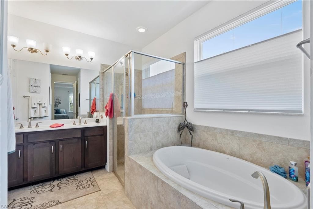 3117 Amadora CIR, CAPE CORAL FL 33909-15