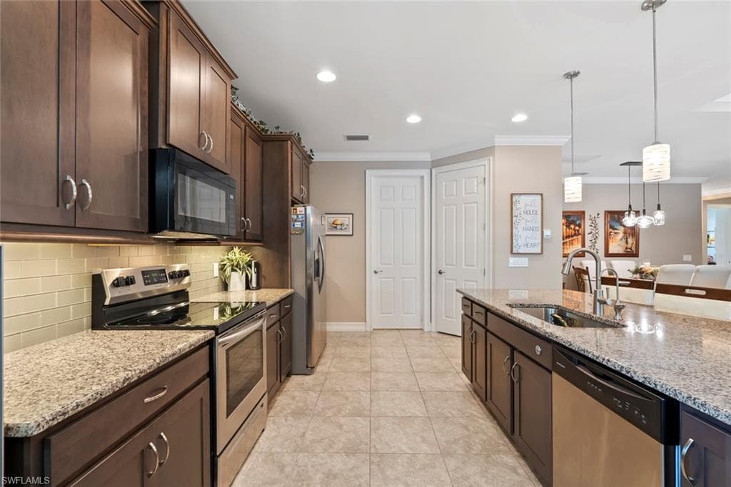 3117 Amadora CIR, CAPE CORAL FL 33909-9