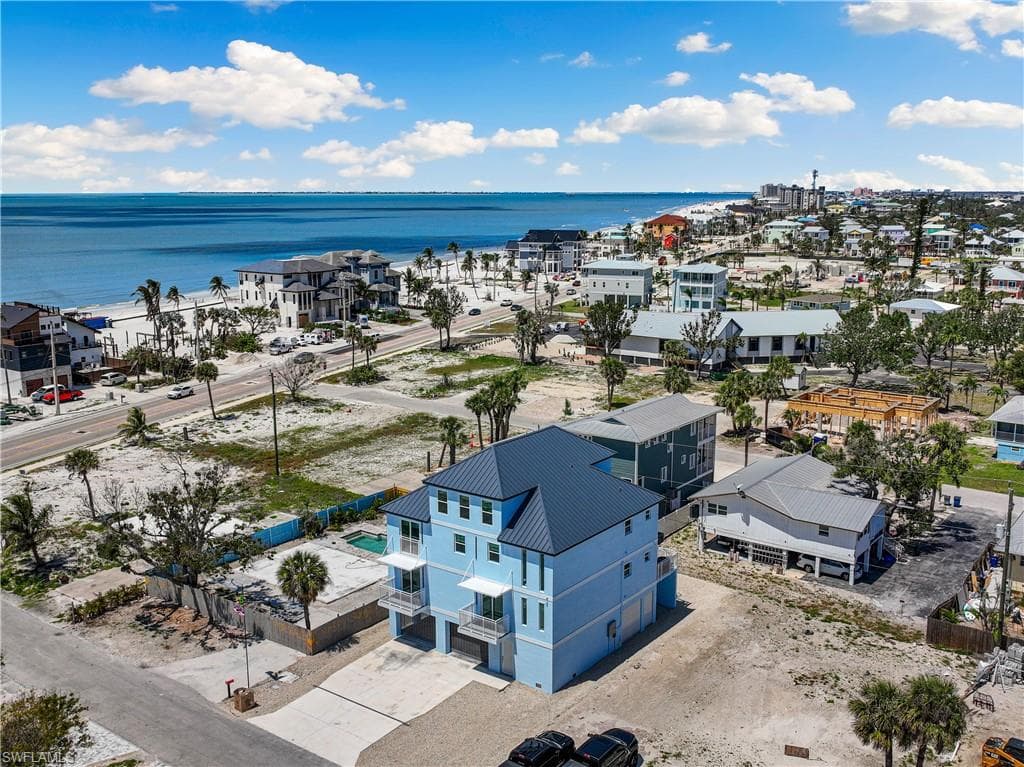 121 Hibiscus DR, FORT MYERS BEACH FL 33931-1