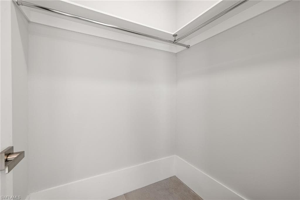 121 Hibiscus DR, FORT MYERS BEACH FL 33931-5