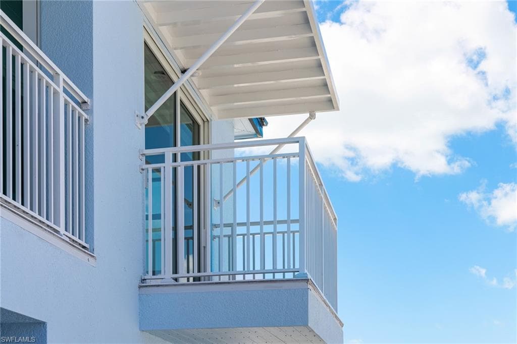 121 Hibiscus DR, FORT MYERS BEACH FL 33931-45