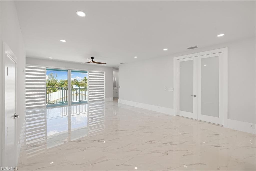 121 Hibiscus DR, FORT MYERS BEACH FL 33931-21