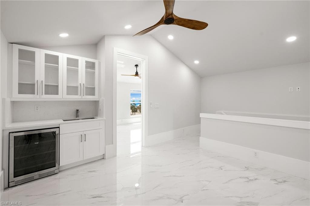 121 Hibiscus DR, FORT MYERS BEACH FL 33931-35