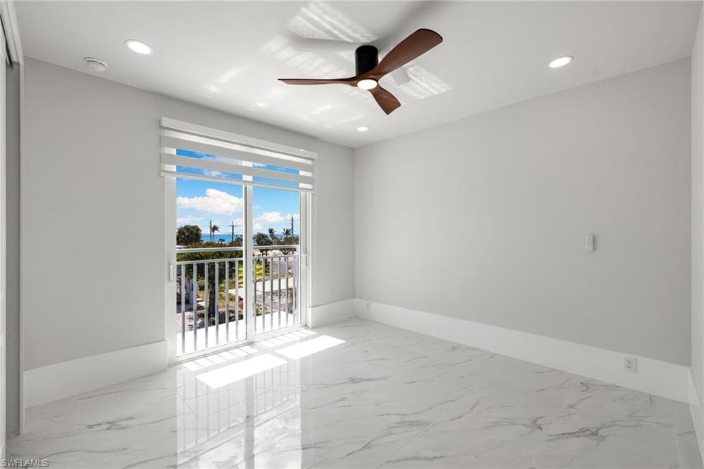 121 Hibiscus DR, FORT MYERS BEACH FL 33931-27