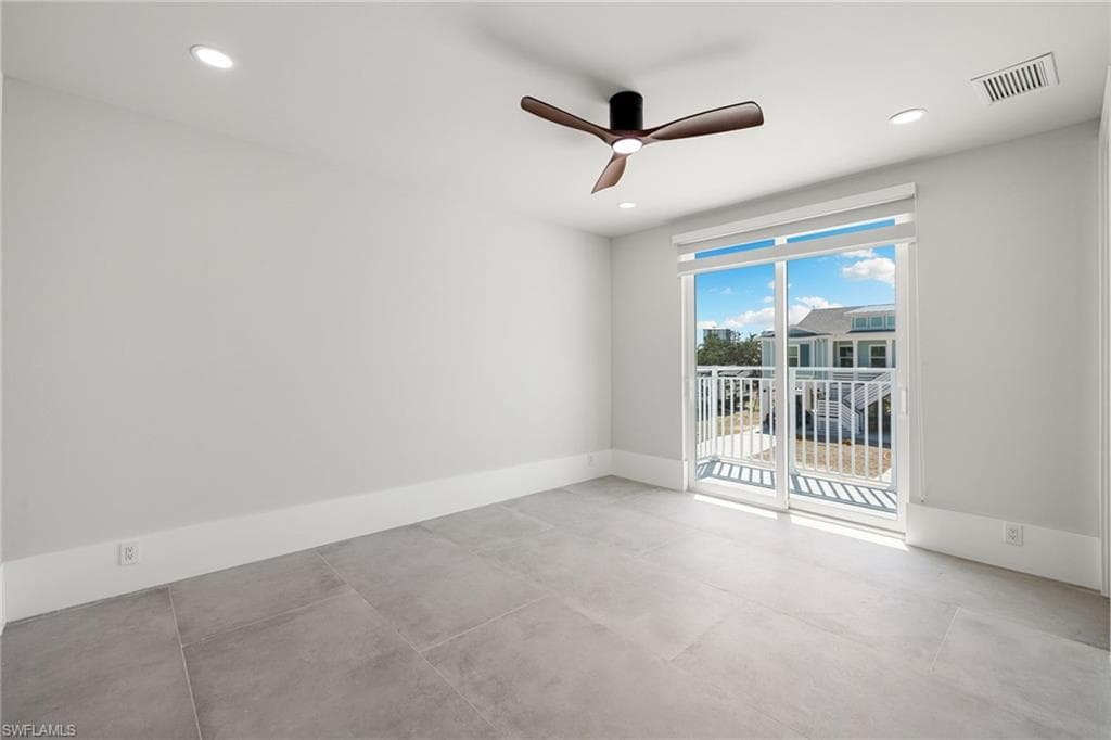 121 Hibiscus DR, FORT MYERS BEACH FL 33931-4