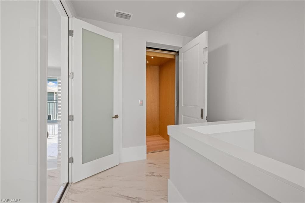 121 Hibiscus DR, FORT MYERS BEACH FL 33931-19