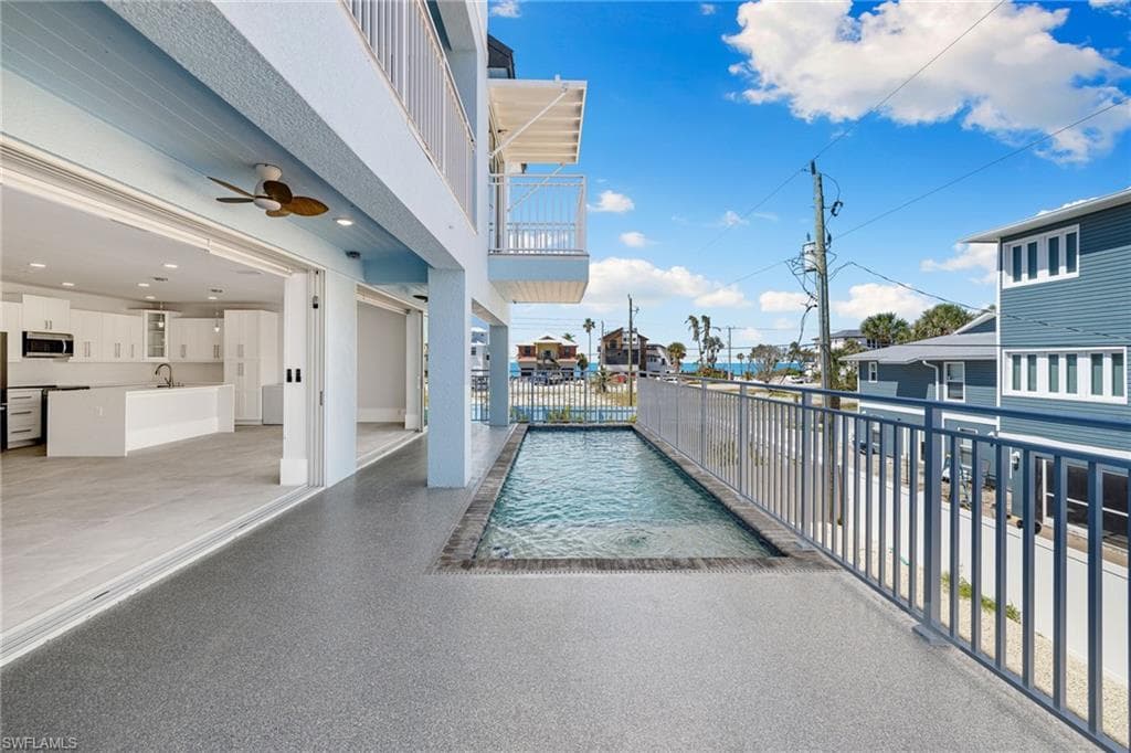 121 Hibiscus DR, FORT MYERS BEACH FL 33931-8