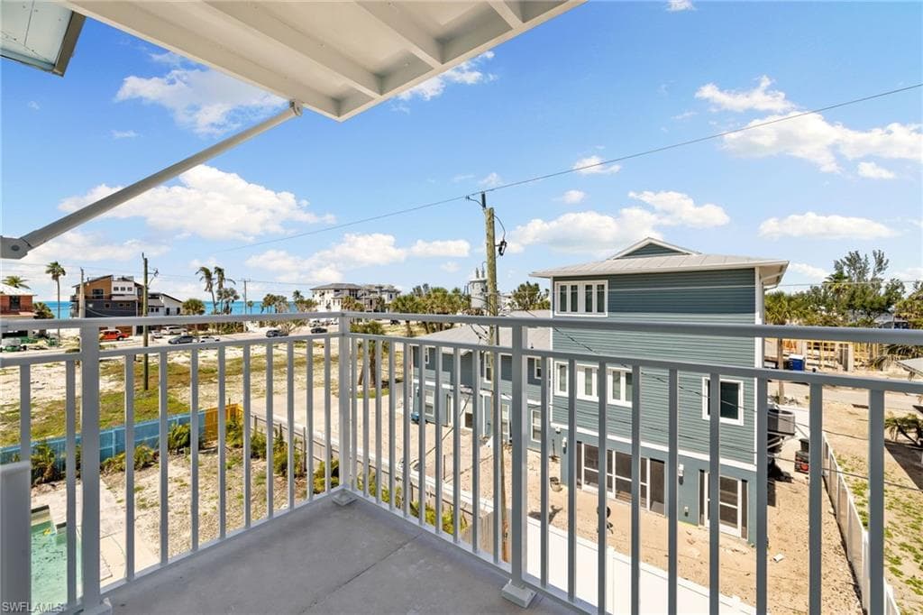 121 Hibiscus DR, FORT MYERS BEACH FL 33931-29