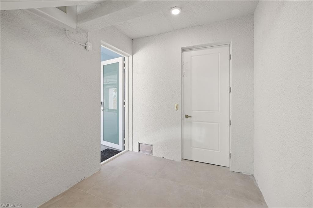 121 Hibiscus DR, FORT MYERS BEACH FL 33931-48