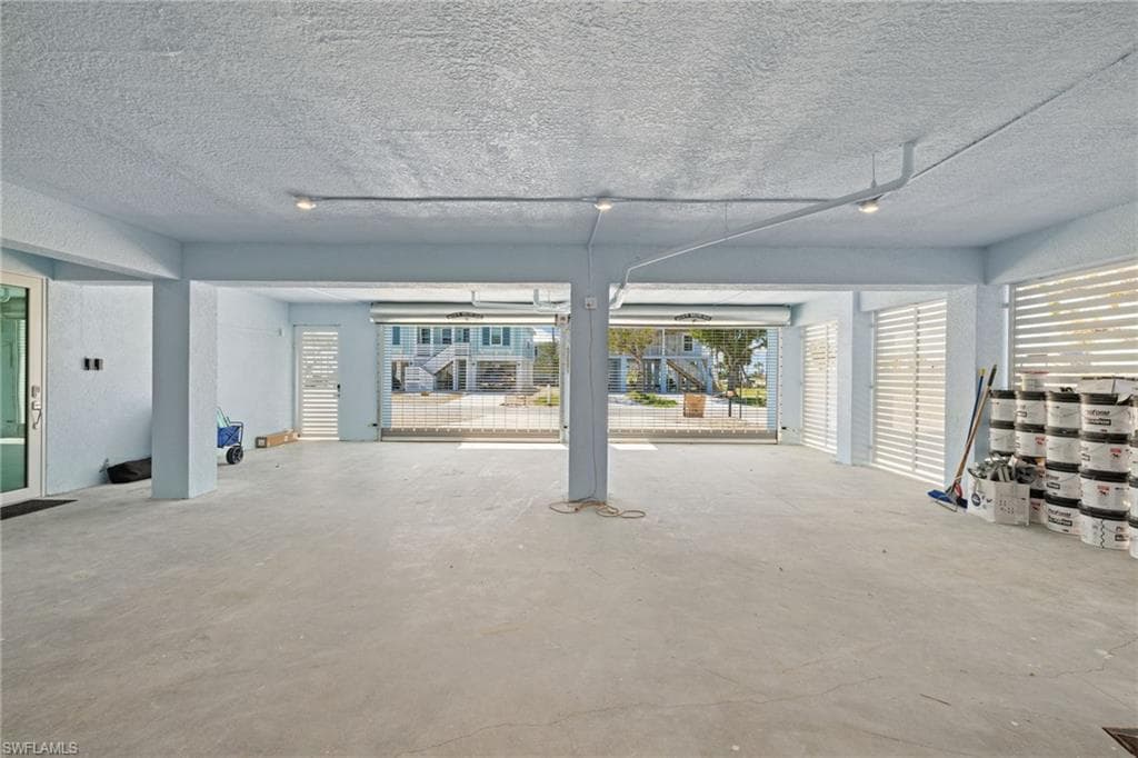 121 Hibiscus DR, FORT MYERS BEACH FL 33931-17