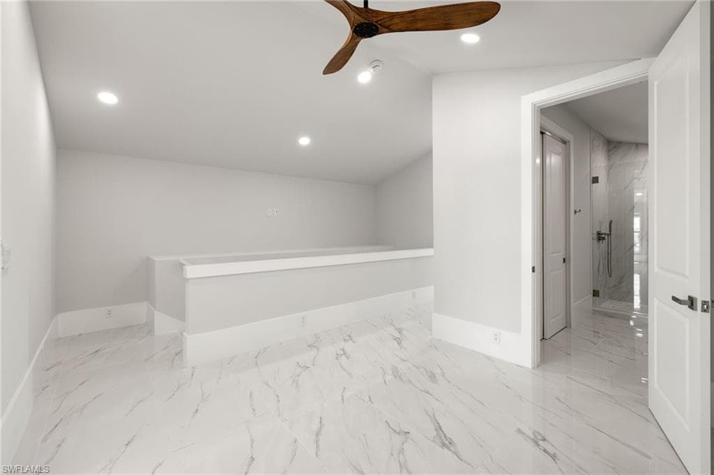 121 Hibiscus DR, FORT MYERS BEACH FL 33931-36