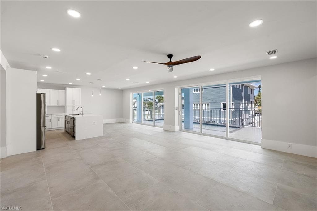 121 Hibiscus DR, FORT MYERS BEACH FL 33931-43