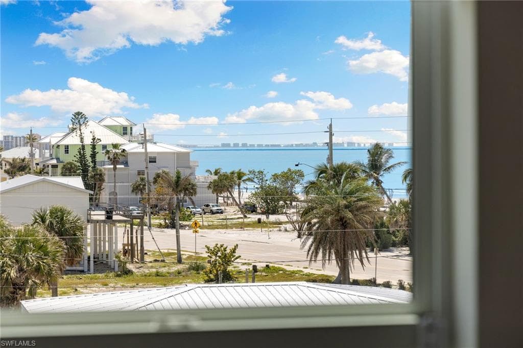 121 Hibiscus DR, FORT MYERS BEACH FL 33931-34