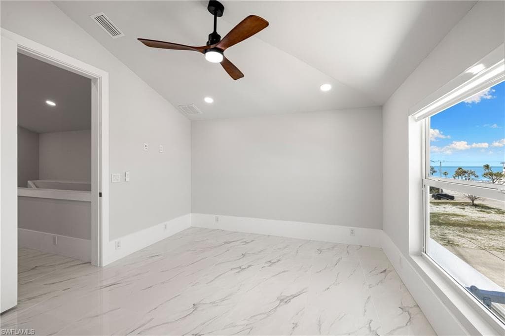 121 Hibiscus DR, FORT MYERS BEACH FL 33931-38