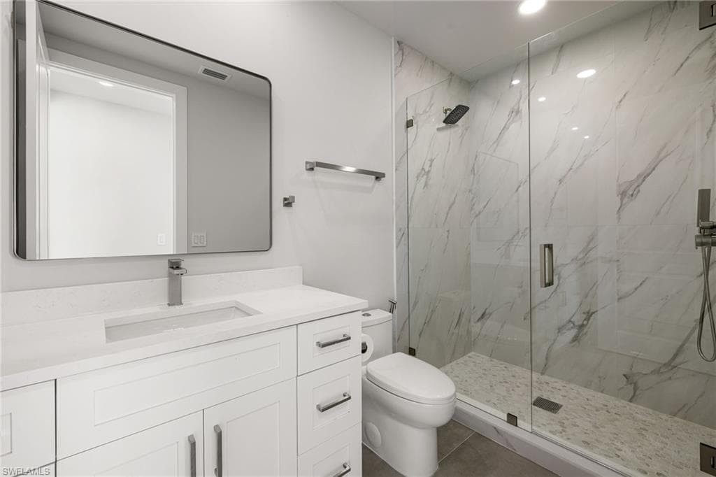 121 Hibiscus DR, FORT MYERS BEACH FL 33931-3