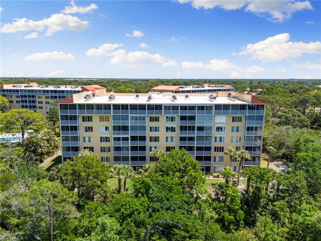 15171 Cedarwood LN # 3105, NAPLES FL 34110-33