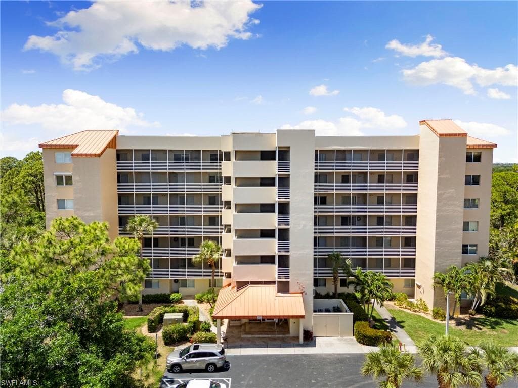 15171 Cedarwood LN # 3105, NAPLES FL 34110-36