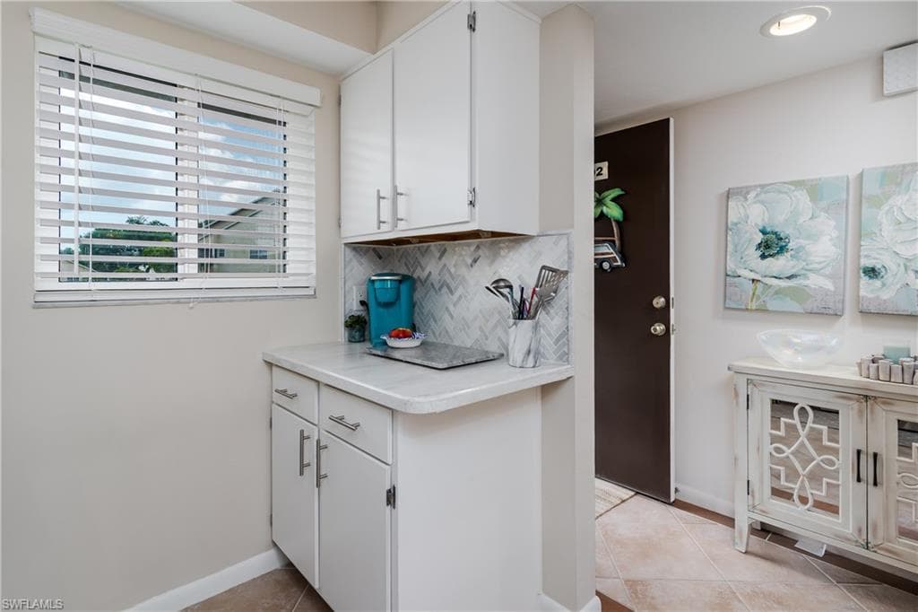 1014 Manatee RD # F102, NAPLES FL 34114-4