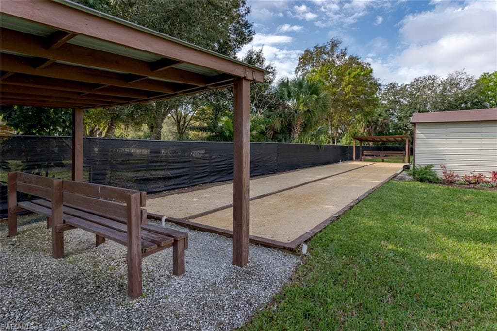 1014 Manatee RD # F102, NAPLES FL 34114-29